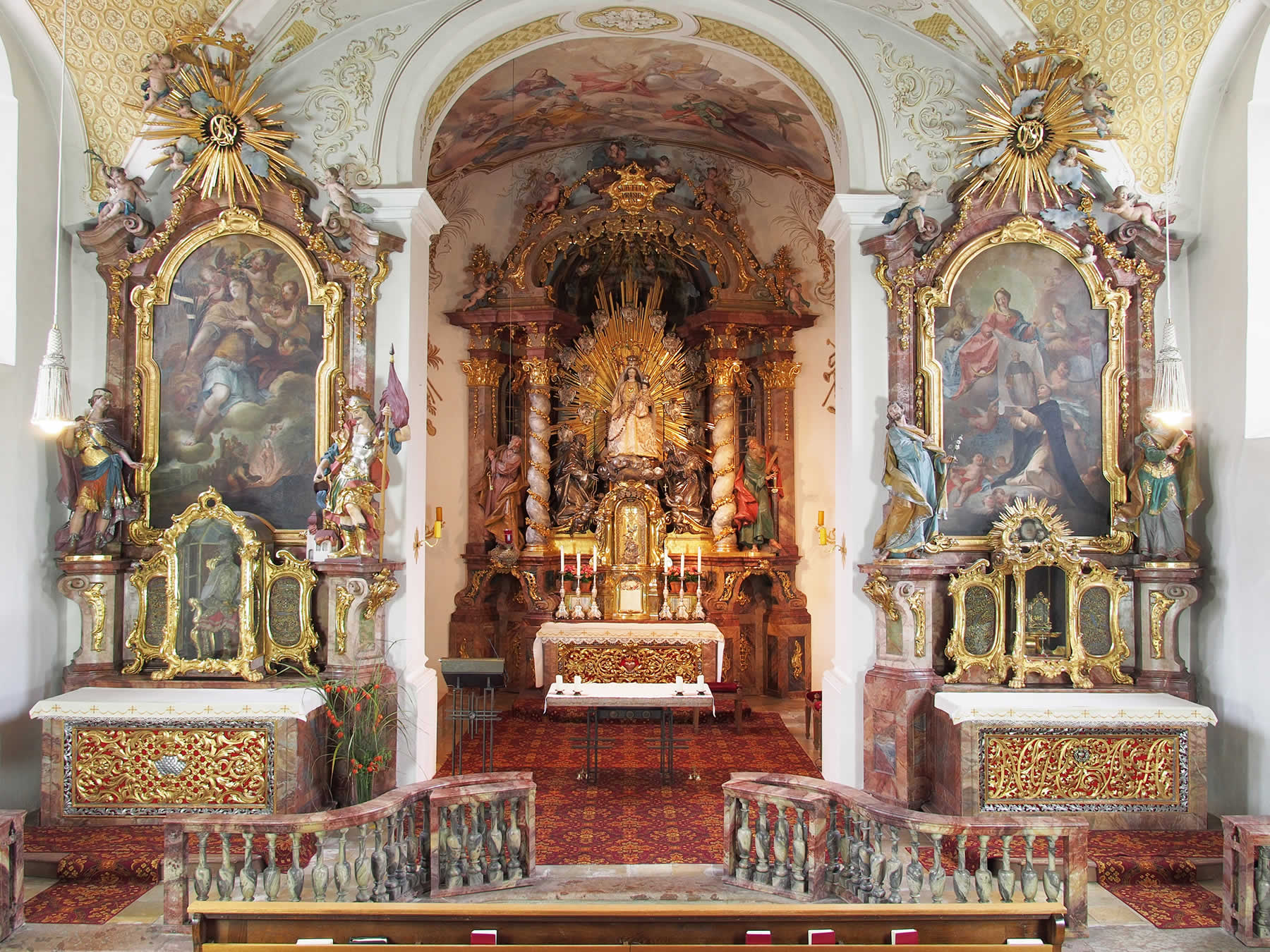 Hauptaltar der Klosterkirche Altenhohenau